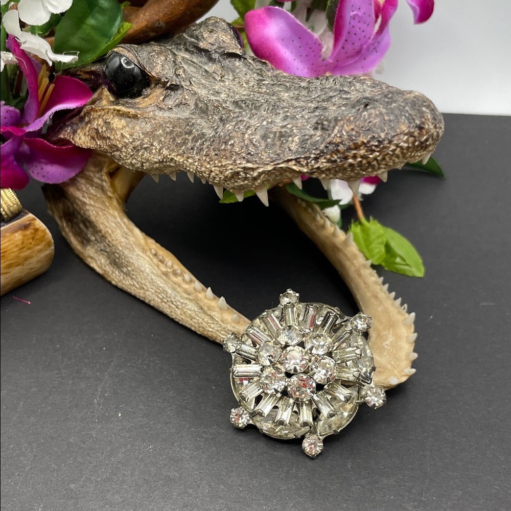 Weiss clear rhinestones brooch vintage